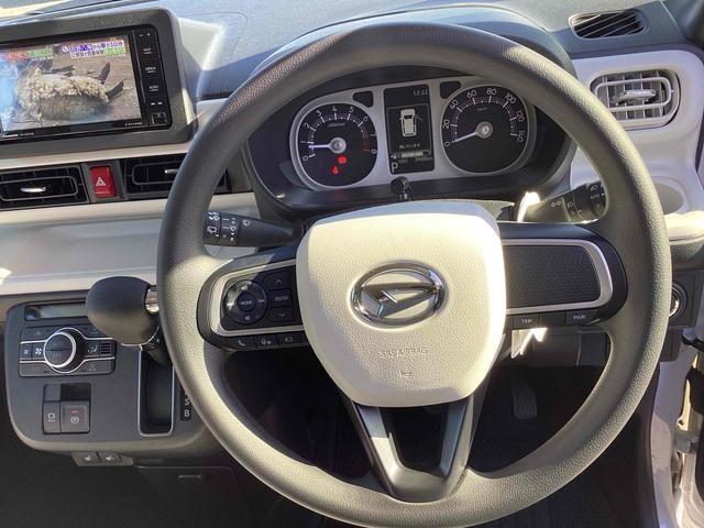 ムーヴキャンバス ストライプスＧ　全周囲カメラ　両側電動スライドドア　ナビ　ＴＶ　クリアランスソナー　衝突被害軽減システム　オートライト　スマートキー　アイドリングストップ　電動格納ミラー　シートヒーター　ベンチシート　ＣＶＴ　ＥＳＣ（6枚目）