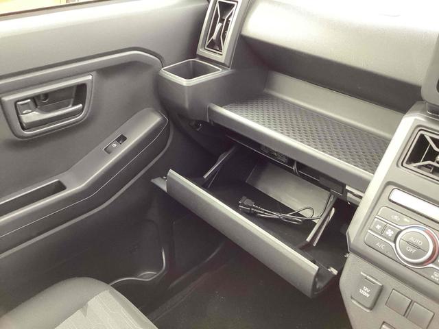 タフト Ｘ　ＥＴＣ　バックカメラ　ナビ　ＴＶ　クリアランスソナー　衝突被害軽減システム　オートライト　スマートキー　アイドリングストップ　電動格納ミラー　サンルーフ　ＣＶＴ　ＡＢＳ　ＥＳＣ　ＣＤ　ＵＳＢ（37枚目）