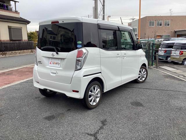 デイズルークス Ｘ　Ｖセレクション　ＥＴＣ　全周囲カメラ　両側電動スライドドア　ナビ　ＴＶ　衝突被害軽減システム　スマートキー　アイドリングストップ　電動格納ミラー　ベンチシート　ＣＶＴ　ＥＳＣ　ＣＤ　ＵＳＢ（5枚目）