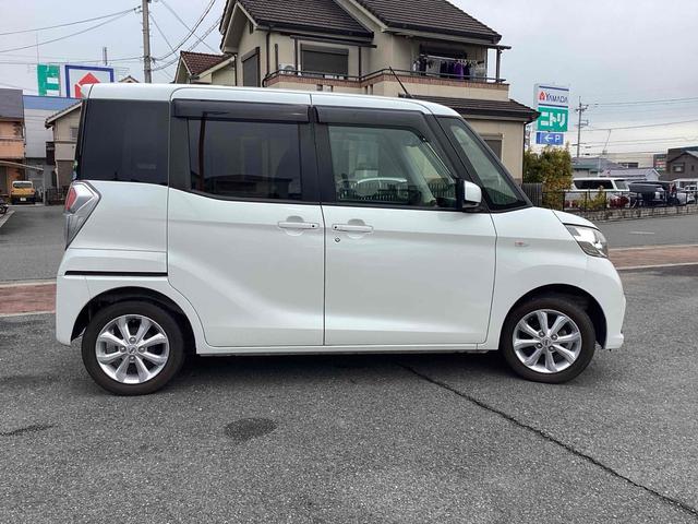デイズルークス Ｘ　Ｖセレクション　ＥＴＣ　全周囲カメラ　両側電動スライドドア　ナビ　ＴＶ　衝突被害軽減システム　スマートキー　アイドリングストップ　電動格納ミラー　ベンチシート　ＣＶＴ　ＥＳＣ　ＣＤ　ＵＳＢ（9枚目）