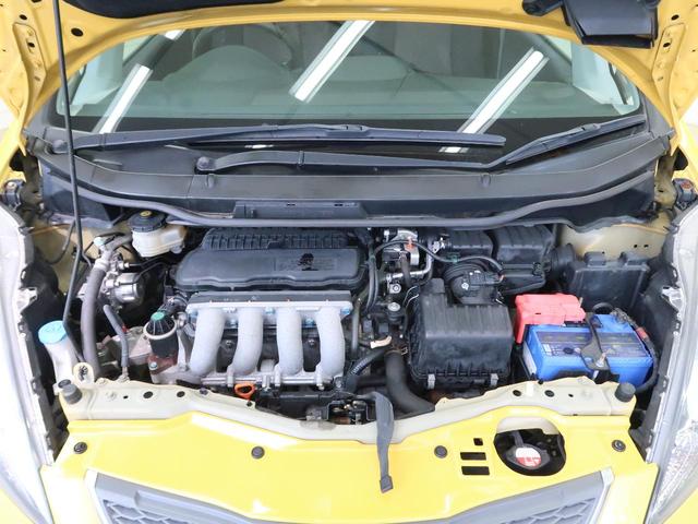RS スカイルーフ 純正16インチアルミ 純正ナビ 地デジ バックカメラ パドルシフト 革巻きステアリング HIDヘッド キーレスエントリー ETC 禁煙車 オートエアコン オートライト プライバシーガラス(19枚目)