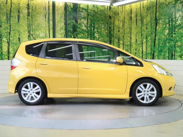 RS スカイルーフ 純正16インチアルミ 純正ナビ 地デジ バックカメラ パドルシフト 革巻きステアリング HIDヘッド キーレスエントリー ETC 禁煙車 オートエアコン オートライト プライバシーガラス(44枚目)