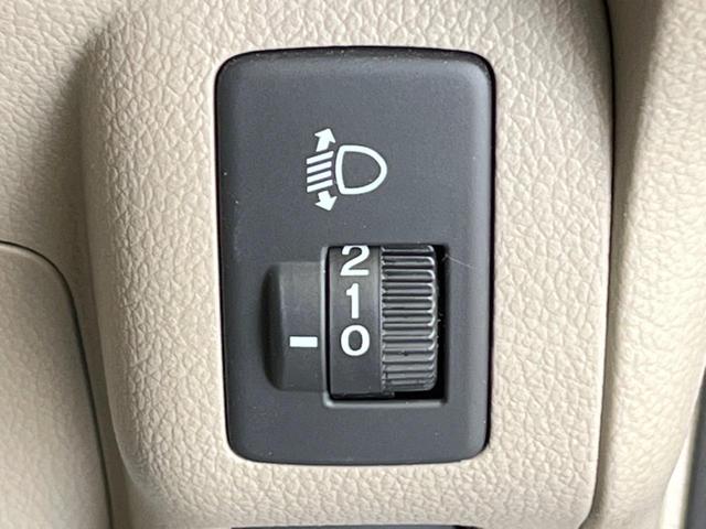 C 純正SDナビ スマートキー 禁煙車 オートエアコン 横滑り防止装置 電動格納ミラー イモビライザー ヘッドライトレベライザー Bluetooth ドラレコ ETC プライバシーガラス(32枚目)