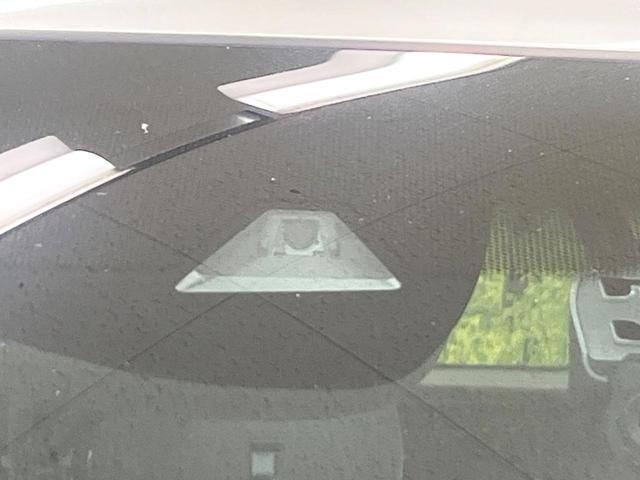 ヴェゼル ハイブリッドＺ・ホンダセンシング　ホンダセンシング　純正９型ナビ　バックカメラ　アダプティブクルーズ　フルセグ　シートヒーター　ＬＥＤヘッド＆フォグ　オートライト　オートエアコン　純正１７インチアルミ　スマートキー　ＥＴＣ　ドラレコ（3枚目）