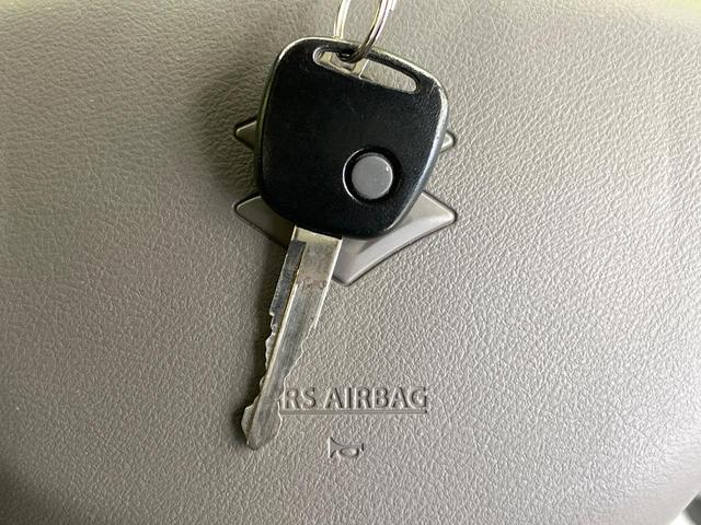 エブリイ ＰＣ　セーフティサポート　コーナーセンサー　車線逸脱警報　ダイヤル式エアコン　キーレス　純正オーディオ　禁煙車　ＥＴＣ　アイドリングストップ　前席パワーウィンドウ　ヘッドタイトレベライザー（7枚目）
