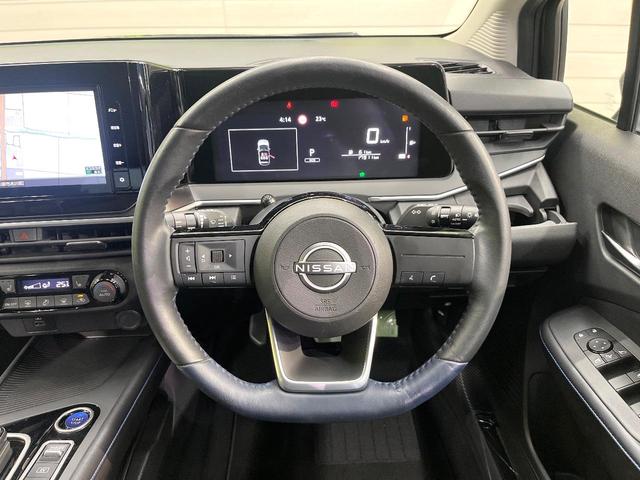 ノート オーテック　エマージェンシーブレーキ　全周囲カメラ　純正９型ナビ　インテリジェントルームミラー　ステアリングヒーター　ブラインドスポットモニター　ハーフレザーシート　ドラレコ　禁煙車　ＥＴＣ（12枚目）