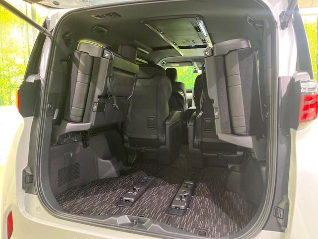 アルファード Ｚ　サンルーフ　ユニバーサルステップ　セーフティセンス　純正１４型ナビ　全周囲カメラ　デジタルインナーミラー　両側電動ドア　電動リアゲート　リアオートエアコン　パワーシート　シートエアコン　置くだけ充電（53枚目）