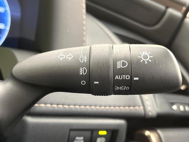 アルファード Ｚ　サンルーフ　ユニバーサルステップ　セーフティセンス　純正１４型ナビ　全周囲カメラ　デジタルインナーミラー　両側電動ドア　電動リアゲート　リアオートエアコン　パワーシート　シートエアコン　置くだけ充電（62枚目）