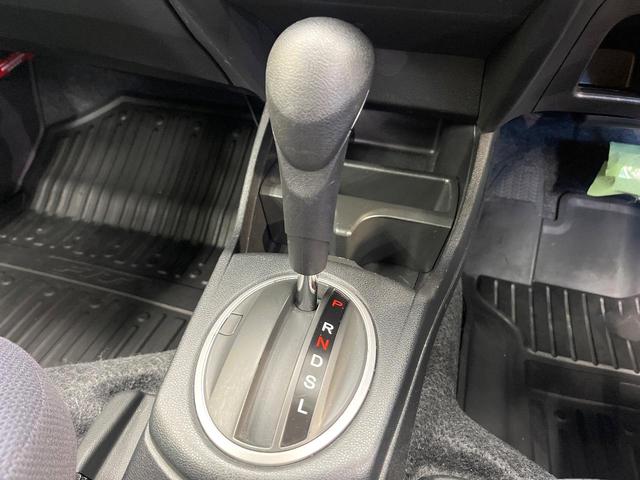 フィットハイブリッド ベースグレード SDナビ バックカメラ 禁煙車 クルーズコントロール ETC ドラレコ オートエアコン Bluetooth再生 DVD再生 フルセグTV 電動格納ミラー リモコンキー プライバシーガラス(20枚目)