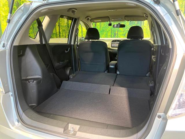 フィットハイブリッド ベースグレード SDナビ バックカメラ 禁煙車 クルーズコントロール ETC ドラレコ オートエアコン Bluetooth再生 DVD再生 フルセグTV 電動格納ミラー リモコンキー プライバシーガラス(47枚目)