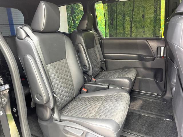 ヴォクシー S-Z セーフティセンス 8型ディスプレイオーディオ バックカメラ レーダークルーズ ブラインドスポットモニター 両側電動ドア リアオートエアコン 純正17インチアルミ スマートキー ETC ドラレコ(9枚目)