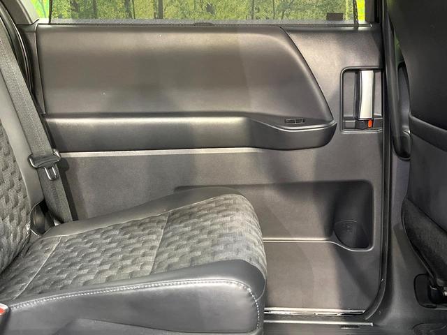 ヴォクシー S-Z セーフティセンス 8型ディスプレイオーディオ バックカメラ レーダークルーズ ブラインドスポットモニター 両側電動ドア リアオートエアコン 純正17インチアルミ スマートキー ETC ドラレコ(44枚目)