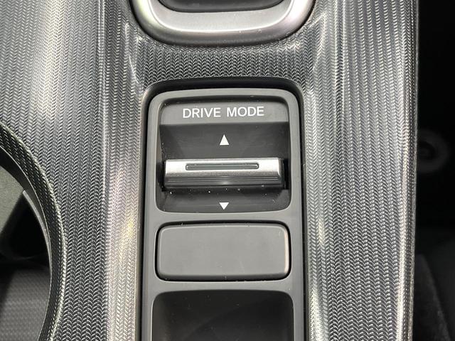 シビック e:HEV バックカメラ 衝突被害軽減システム レーダークルーズ ハーフレザーシート ドラレコ コーナーセンサー スマートキー LEDヘッド ETC2.0 オートハイビーム オートライト オートエアコン(66枚目)