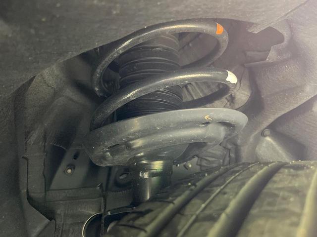 アルファード Ｚ　左右独立ムーンルーフ　フリップダウンモニター　セーフティセンス　純正１４型ナビ　全周囲カメラ　レーダークルーズ　デジタルインナーミラー　両側電動ドア　前中列シートエアコン　パワーシート（30枚目）