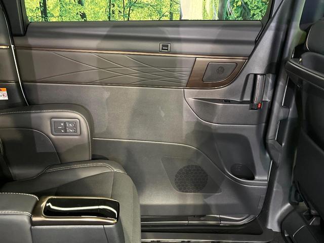 アルファード Ｚ　左右独立ムーンルーフ　フリップダウンモニター　セーフティセンス　純正１４型ナビ　全周囲カメラ　レーダークルーズ　デジタルインナーミラー　両側電動ドア　前中列シートエアコン　パワーシート（49枚目）