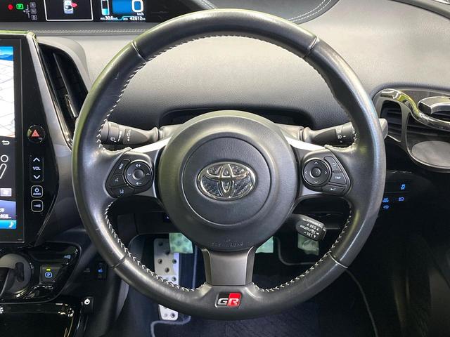 プリウスPHV Sナビパッケージ・GRスポーツ セーフティセンス 純正ナビ バックカメラ フルセグ レーダークルーズ 急速充電 AC100V電源 アルミペダル シートヒーター LEDヘッド&フォグ オートハイビーム 純正18インチアルミ(11枚目)