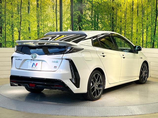 プリウスPHV Sナビパッケージ・GRスポーツ セーフティセンス 純正ナビ バックカメラ フルセグ レーダークルーズ 急速充電 AC100V電源 アルミペダル シートヒーター LEDヘッド&フォグ オートハイビーム 純正18インチアルミ(17枚目)