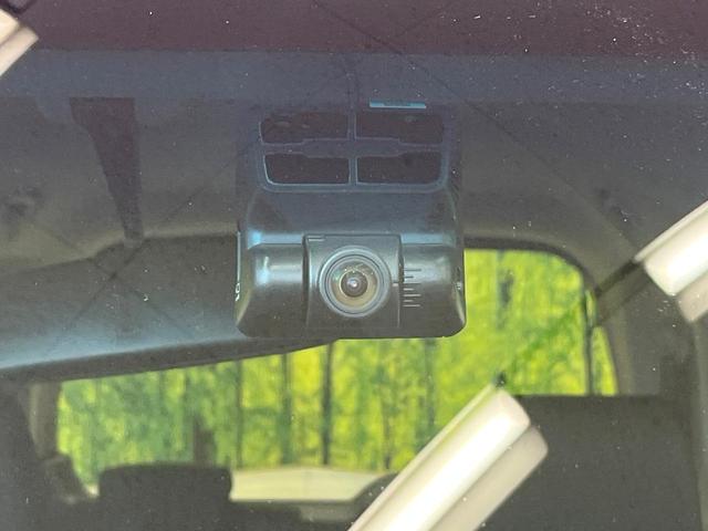 N-BOXカスタム G・Lパッケージ 禁煙車 電動スライド オートエアコン オートライト HIDヘッド スマートキー ドラレコ 電動格納ミラー CD再生 純正14インチアルミ ステアリングスイッチ アームレスト フォグランプ(7枚目)