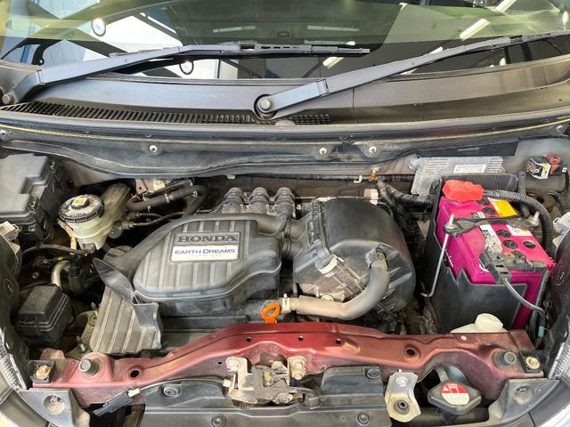 N-BOXカスタム G・Lパッケージ 禁煙車 電動スライド オートエアコン オートライト HIDヘッド スマートキー ドラレコ 電動格納ミラー CD再生 純正14インチアルミ ステアリングスイッチ アームレスト フォグランプ(18枚目)