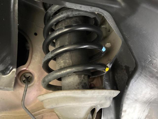 N-BOXカスタム G・Lパッケージ 禁煙車 電動スライド オートエアコン オートライト HIDヘッド スマートキー ドラレコ 電動格納ミラー CD再生 純正14インチアルミ ステアリングスイッチ アームレスト フォグランプ(20枚目)