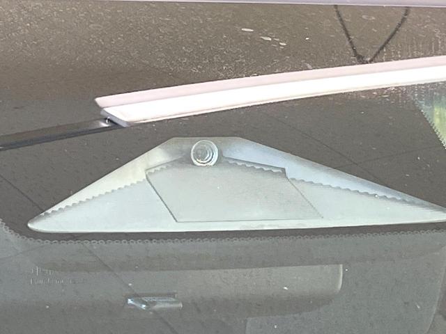 フィット e:HEVホーム 20周年特別仕様車 カーサ ホンダセンシング 純正ナビ バックカメラ フルセグ アダプティブクルーズ シートヒーター 純正16インチアルミ LEDヘッド オートハイビーム オートエアコン スマートキー ETC ドラレコ(3枚目)