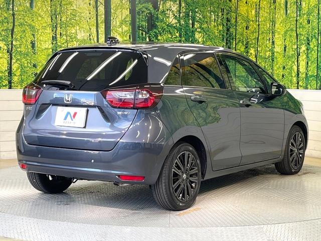 フィット e:HEVホーム 20周年特別仕様車 カーサ ホンダセンシング 純正ナビ バックカメラ フルセグ アダプティブクルーズ シートヒーター 純正16インチアルミ LEDヘッド オートハイビーム オートエアコン スマートキー ETC ドラレコ(17枚目)