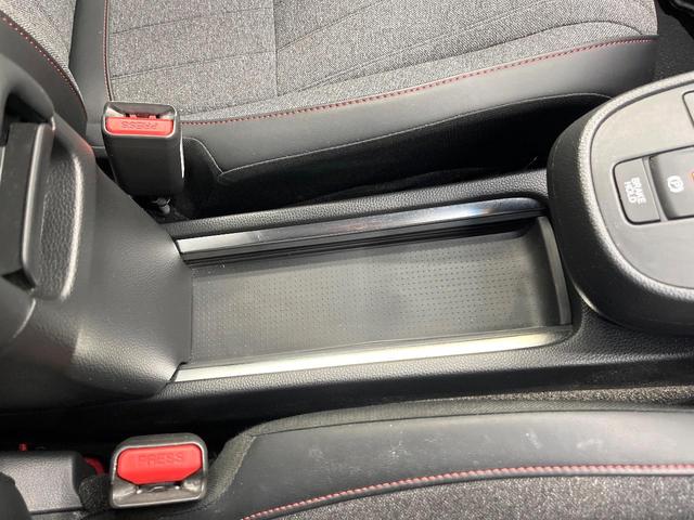 フィット e:HEVホーム 20周年特別仕様車 カーサ ホンダセンシング 純正ナビ バックカメラ フルセグ アダプティブクルーズ シートヒーター 純正16インチアルミ LEDヘッド オートハイビーム オートエアコン スマートキー ETC ドラレコ(67枚目)