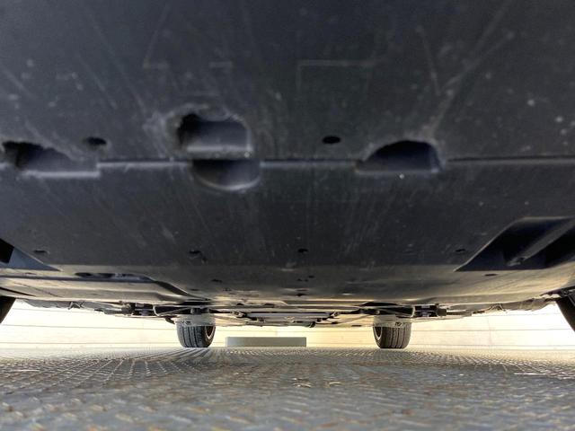 プリウス Aプレミアム ツーリングセレクション セーフティセンス 9型純正ナビ バックカメラ フルセグ ブラインドスポットモニター 駐車支援システム パワーシート シートヒーター 純正17インチアルミ LEDヘッド&フォグ オートハイビーム(19枚目)