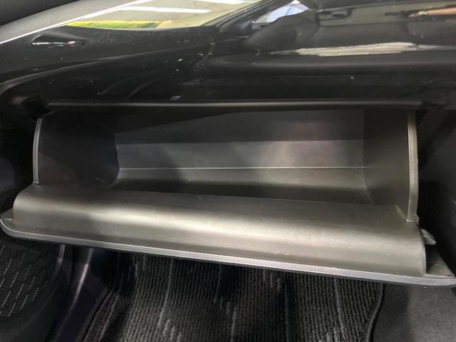 プリウス Aプレミアム ツーリングセレクション セーフティセンス 9型純正ナビ バックカメラ フルセグ ブラインドスポットモニター 駐車支援システム パワーシート シートヒーター 純正17インチアルミ LEDヘッド&フォグ オートハイビーム(69枚目)