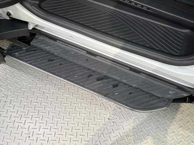 アルファード Z 左右独立ムーンルーフ 13.2型フリップダウンモニター 純正14型ナビ 全周囲カメラ デジタルインナーミラー 前中列シートエアコン 両側電動ドア 電動リアゲート 置くだけ充電 純正18インチアルミ(5枚目)