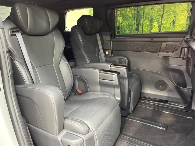 アルファード Z 左右独立ムーンルーフ 13.2型フリップダウンモニター 純正14型ナビ 全周囲カメラ デジタルインナーミラー 前中列シートエアコン 両側電動ドア 電動リアゲート 置くだけ充電 純正18インチアルミ(9枚目)