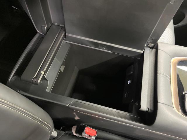 アルファード Z 左右独立ムーンルーフ 13.2型フリップダウンモニター 純正14型ナビ 全周囲カメラ デジタルインナーミラー 前中列シートエアコン 両側電動ドア 電動リアゲート 置くだけ充電 純正18インチアルミ(70枚目)