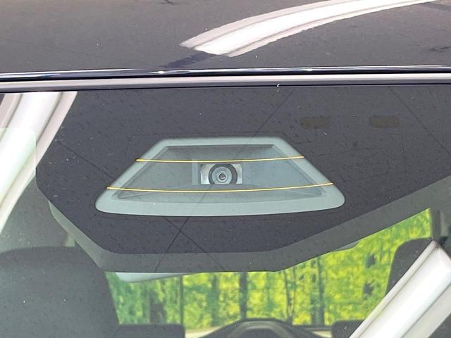 スペーシアカスタム ハイブリッドＸＳ　届出済未使用車　セーフティサポート　アダプティブクルーズ　両側電動ドア　ヘッドアップディスプレイ　ステアリングヒーター　シートヒーター　後席オットマン　純正１５ＡＷ　ハーフレザーシート　ＬＥＤヘッド（3枚目）