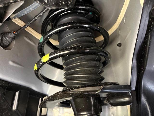 セレナ ｅ－パワー　ハイウェイスターＶ　登録済未使用車　エマージェンシーブレーキ　純正１２型ナビ　プロパイロット　全周囲カメラ　デジタルインナーミラー　リアオートエアコン　ＥＴＣ　ＬＥＤヘッド　シートバックテーブル　純正１６インチアルミ（20枚目）