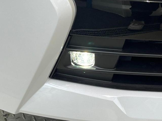 セレナ ｅ－パワー　ハイウェイスターＶ　登録済未使用車　エマージェンシーブレーキ　純正１２型ナビ　プロパイロット　全周囲カメラ　デジタルインナーミラー　リアオートエアコン　ＥＴＣ　ＬＥＤヘッド　シートバックテーブル　純正１６インチアルミ（22枚目）