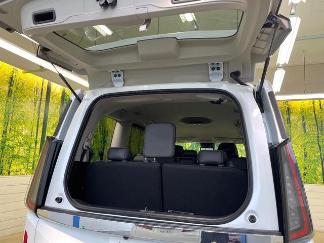 セレナ ｅ－パワー　ハイウェイスターＶ　登録済未使用車　エマージェンシーブレーキ　純正１２型ナビ　プロパイロット　全周囲カメラ　デジタルインナーミラー　リアオートエアコン　ＥＴＣ　ＬＥＤヘッド　シートバックテーブル　純正１６インチアルミ（48枚目）