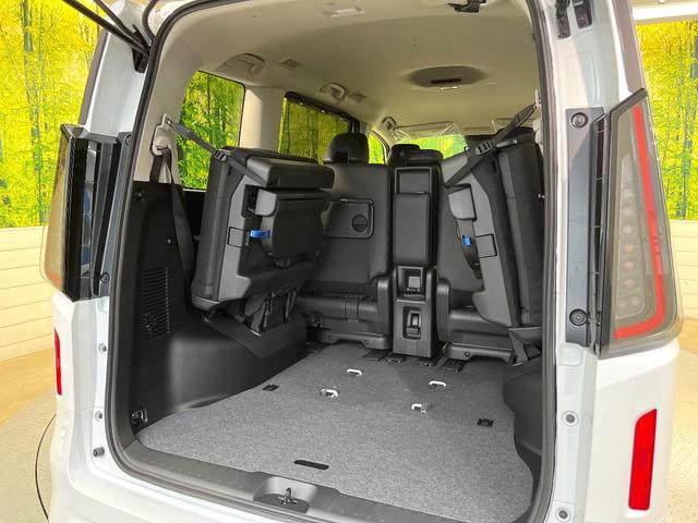 セレナ ｅ－パワー　ハイウェイスターＶ　登録済未使用車　エマージェンシーブレーキ　純正１２型ナビ　プロパイロット　全周囲カメラ　デジタルインナーミラー　リアオートエアコン　ＥＴＣ　ＬＥＤヘッド　シートバックテーブル　純正１６インチアルミ（51枚目）