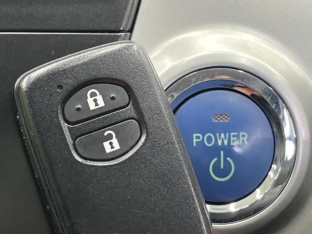 プリウスアルファ S 純正ナビ 禁煙車 ETC オートライト オートエアコン スマートキー ステアリングスイッチ フォグランプ Bluetooth再生 フルセグTV 電動格納ミラー アームレスト ドアバイザー(7枚目)