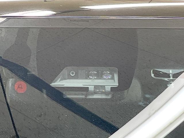 ヴォクシー ハイブリッドZS 煌 後席モニター BIG-X11インチナビ バックカメラ トヨタセーフティセンス クルーズコントロール 両側電動ドア シートヒーター ETC LEDヘッド オートライト オートエアコン スマートキー(6枚目)