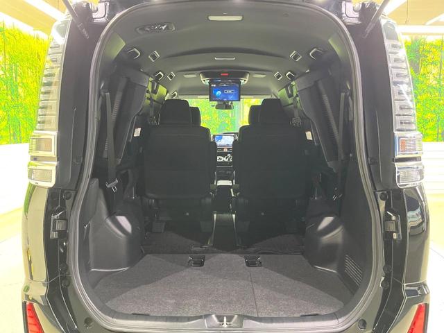 ヴォクシー ハイブリッドZS 煌 後席モニター BIG-X11インチナビ バックカメラ トヨタセーフティセンス クルーズコントロール 両側電動ドア シートヒーター ETC LEDヘッド オートライト オートエアコン スマートキー(11枚目)