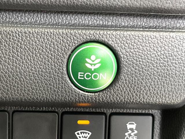 フィットハイブリッド Lパッケージ 純正ナビ バックカメラ 禁煙車 衝突軽減装置 クルーズコントロール LEDヘッド オートライト スマートキー 電動格納ミラー オートエアコン ドラレコ 純正革巻きステアリング ドアバイザー(38枚目)