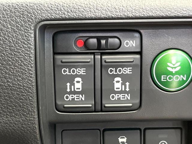 オデッセイ アブソルート SDナビ バックカメラ 禁煙車 衝突軽減装置 両側電動ドア クルーズコントロール ETC LEDヘッド オートライト ハーフレザーシート スマートキー アイドリングストップ クリアランスソナー(5枚目)