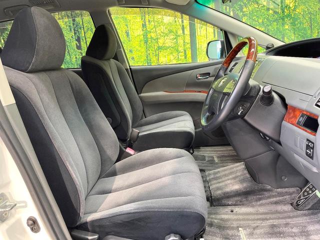 運転席シート廻りは使用感も少なく、良好な状態となっています。丁寧に使われていたことがよくわかりますね。