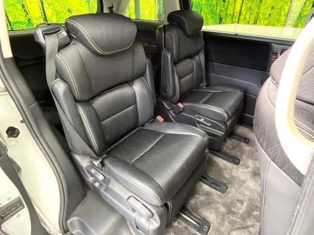後部座席も気になるようなキズ・汚れやへたり等、大きなダメージはなく、良好な状態です。