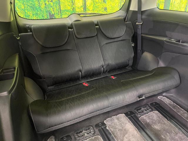 ３列目シートはもちろん状態良好☆大人でもゆったりと座って頂けますので、大人数でのお出かけもラクラクです♪ご家族で、気の知れた仲間で、ドライブに行くのが楽しみですね♪