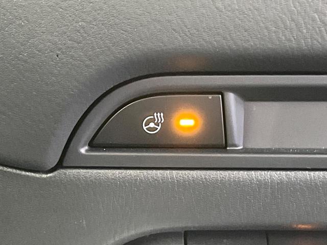 【シートヒーター】寒い日に重宝するシートヒーター！エアコンより早く温まってくれるので寒がりの人も安心ですね♪エアコンの温風は乾燥するから苦手、という方にもをおすすめです。