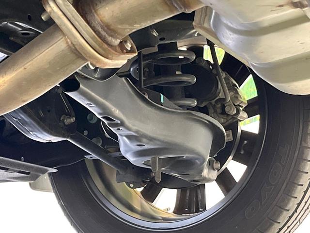 お車を安心してお乗りいただく為には、足回りの定期点検が欠かせません。サービスサポート（有償保証）では無料点検もご提供しており、安心のカーライフをお過ごしいただけるサポート体制が整っています。