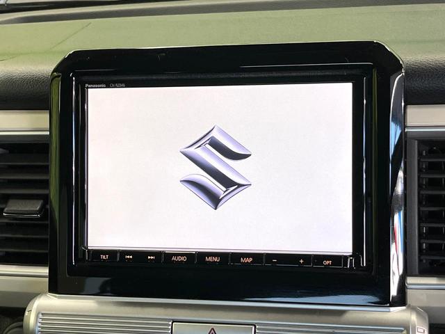 【純正８型ナビ】人気の純正ナビを装備。オーディオ機能も充実しており、Ｂｌｕｅｔｏｏｔｈ接続すればお持ちのスマホやＭＰ３プレイヤーの音楽を再生可能！毎日の運転がさらに楽しくなります！！