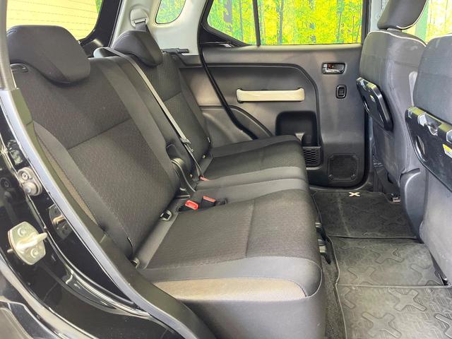後部座席も気になるようなキズ・汚れやへたり等、大きなダメージはなく、良好な状態です。
