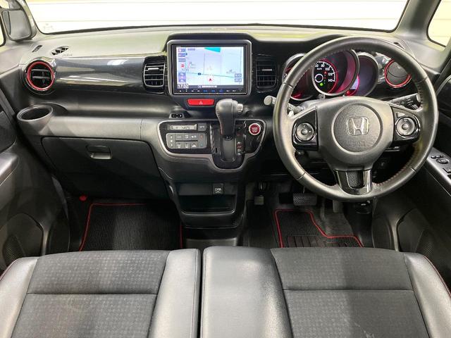 N-BOXカスタム 2トーンカラースタイル G・ターボLパッケージ フリップダウンモニター 純正8型ナビ 衝突軽減装置 禁煙車 バックカメラ 両側電動ドア オートエアコン オートライト ETC スマートキー ハーフレザー Bluetooth再生 電動格納ミラー(2枚目)